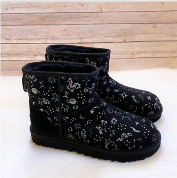 SALE! UGG Black Classic Zodiac Mini - Picture 7 of 7
